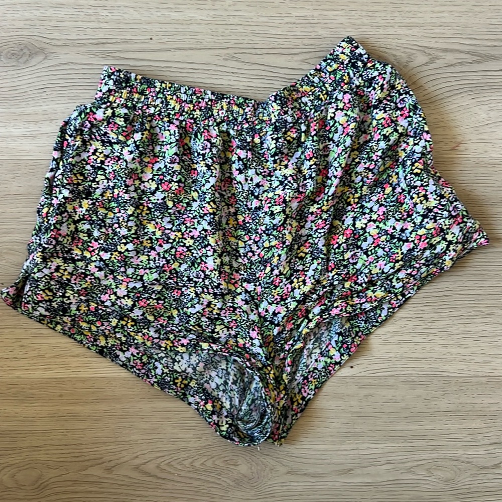 ditsy floral RVCA shorts